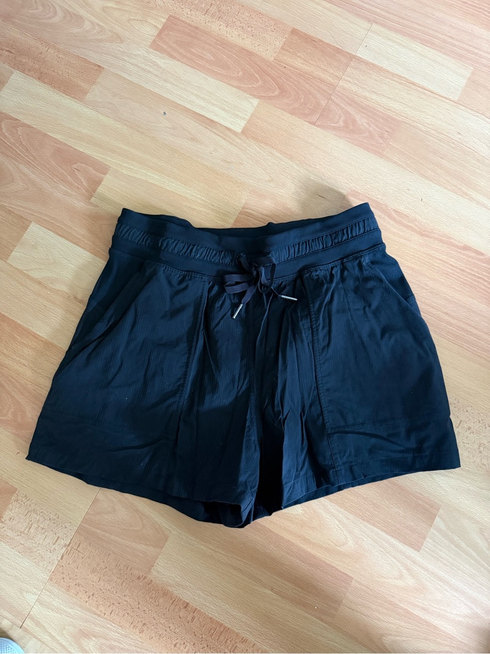lululemon athletica studio dance shorts - Picture 3 of 6